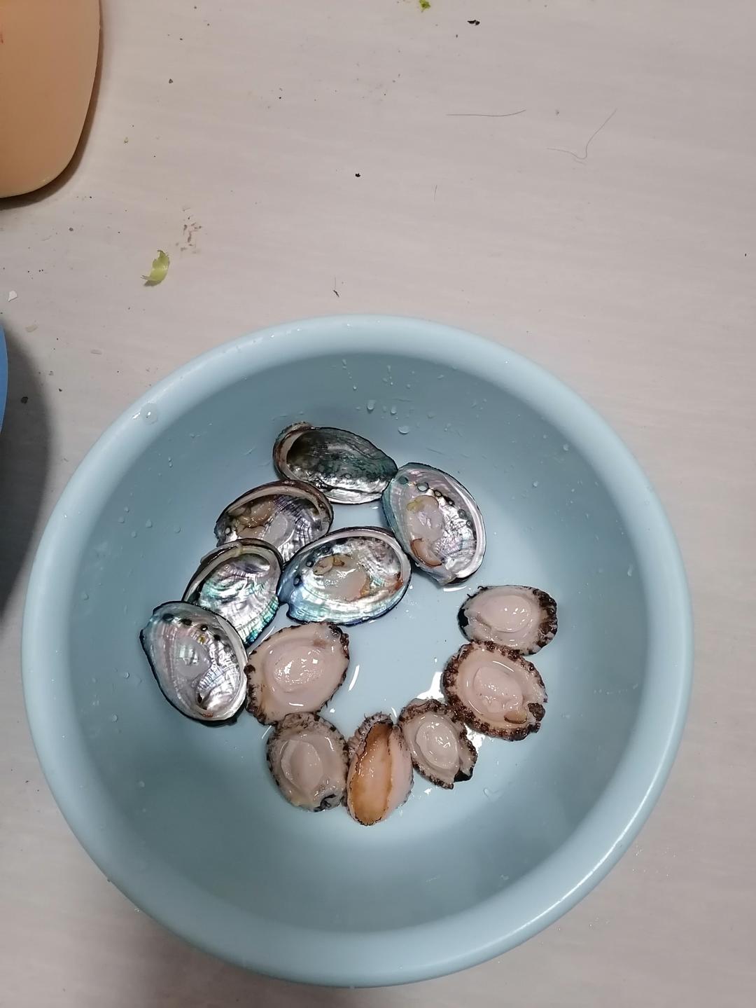 蒜蓉蒸鲍鱼