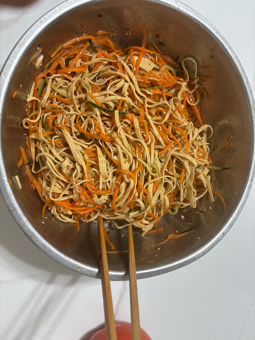 超快手的凉拌千张黄瓜胡萝卜丝