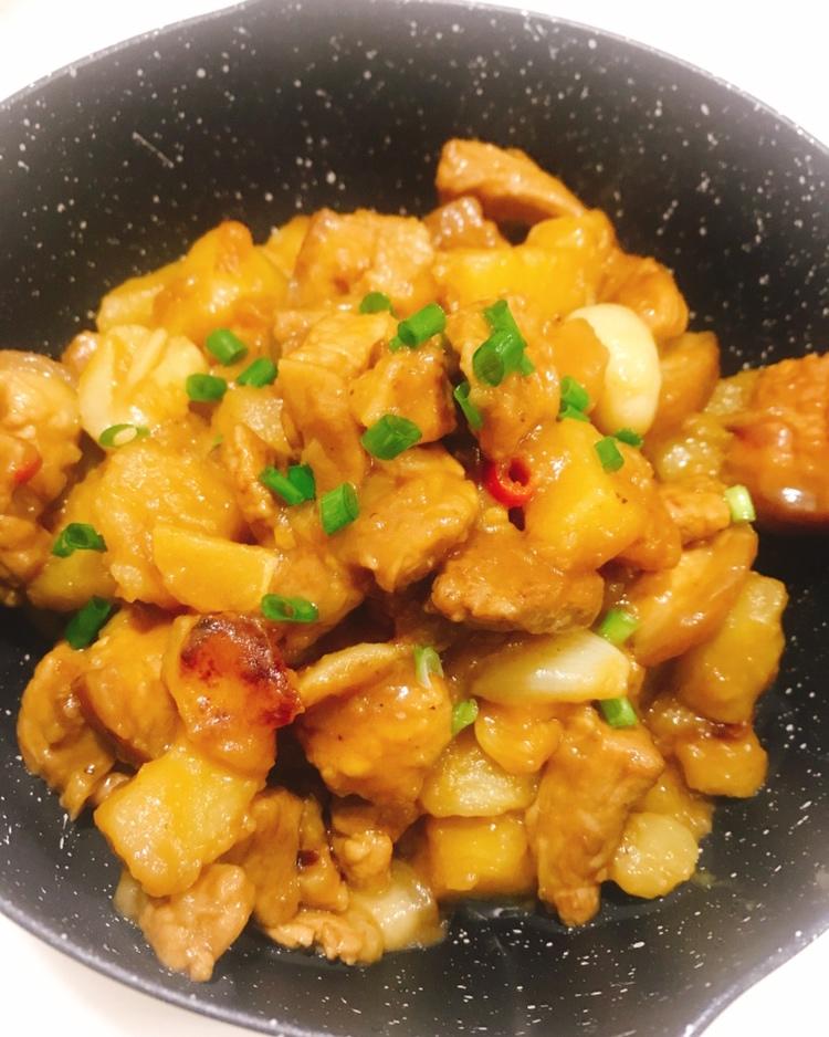 红烧肉炖土豆