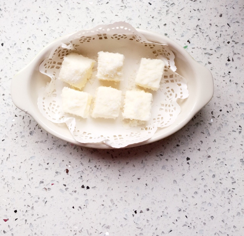 完胜85度C牛奶椰丝小方