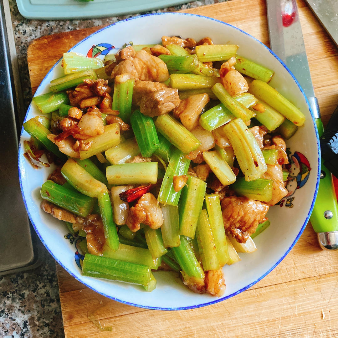 芹菜炒肉丝