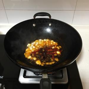 水煮龙利鱼拼虾的做法 步骤6