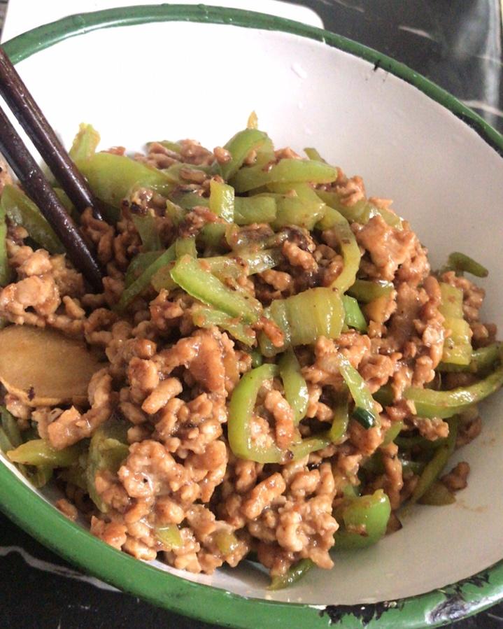 尖椒炒肉丝【下饭菜】