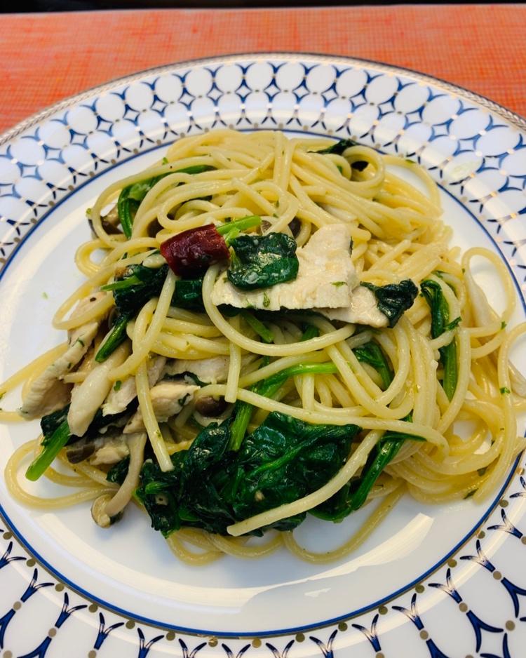 鸡肉蒜香意大利面