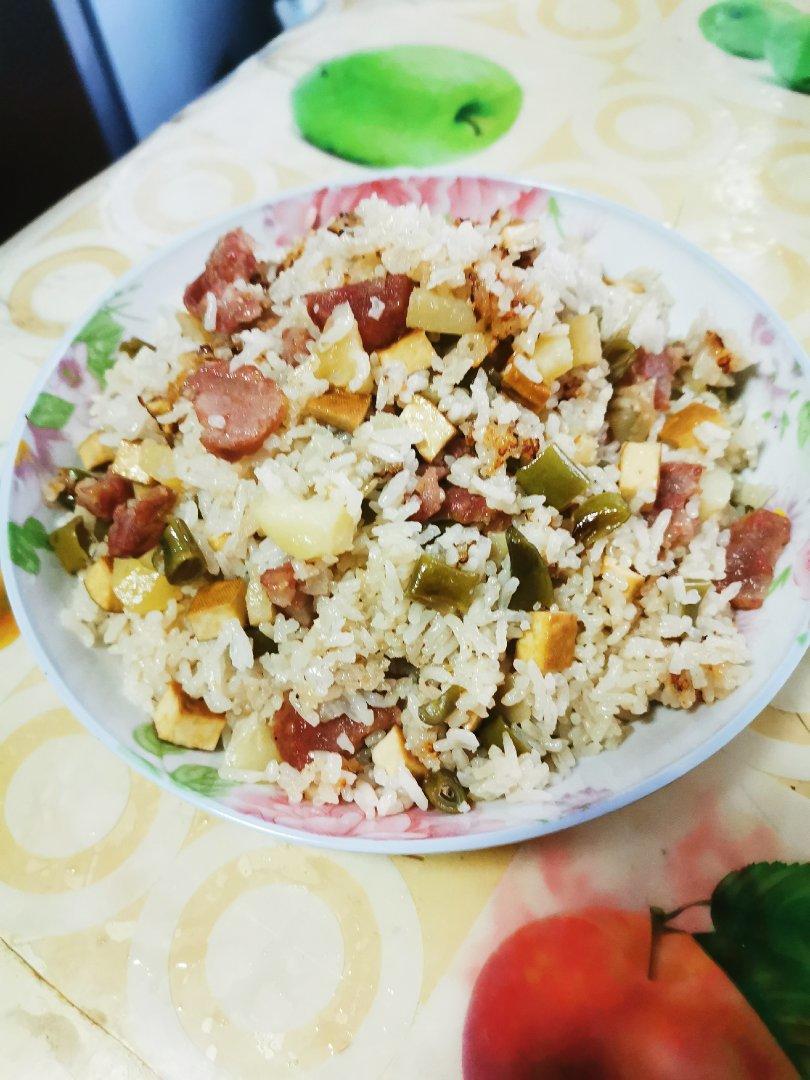 电饭锅版香菇腊肠饭