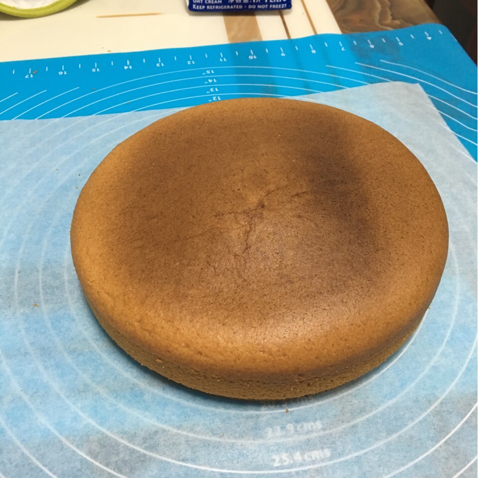 烤箱做蛋糕（戚风蛋糕的做法）