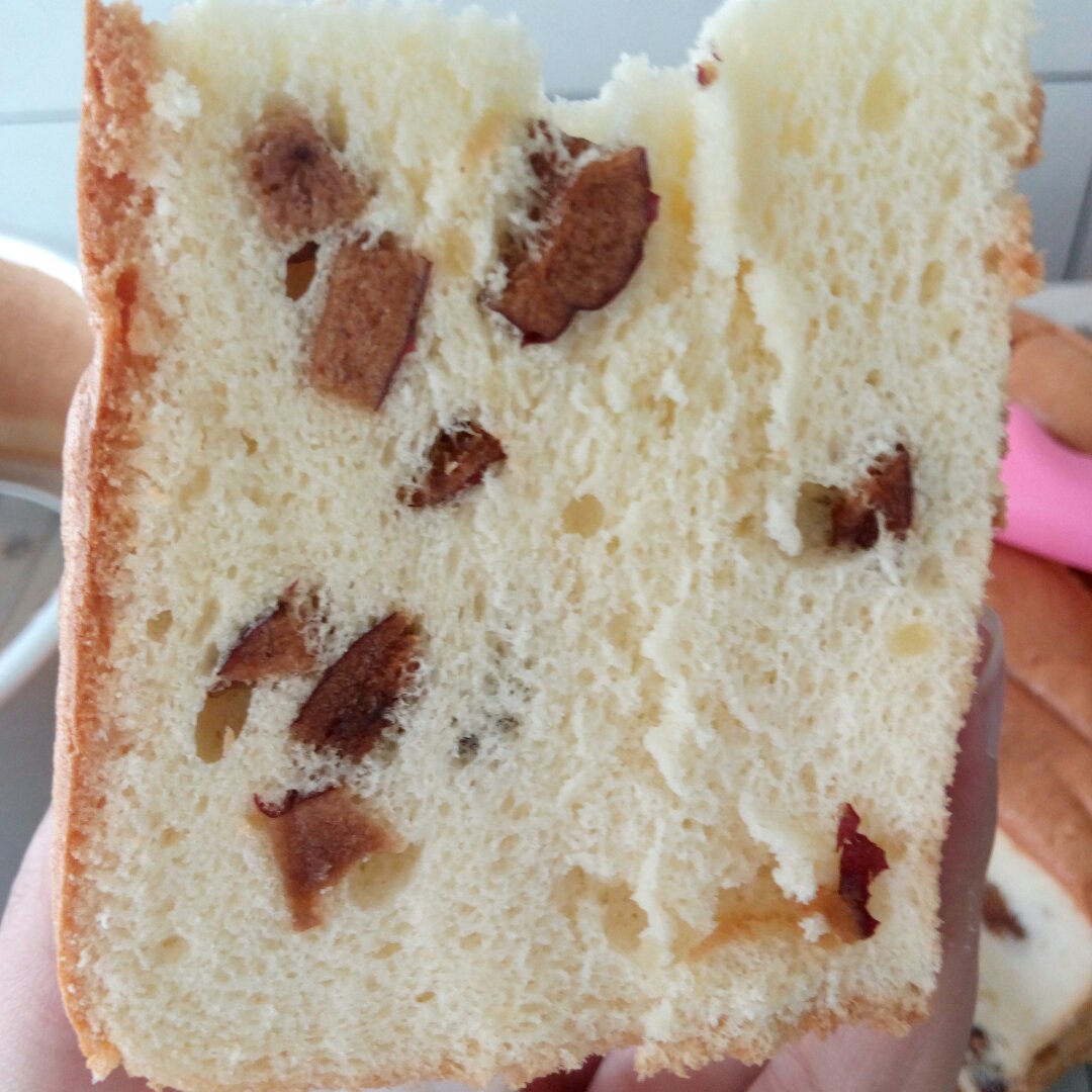 琪琪的烘焙世界做的红枣酸奶戚风蛋糕