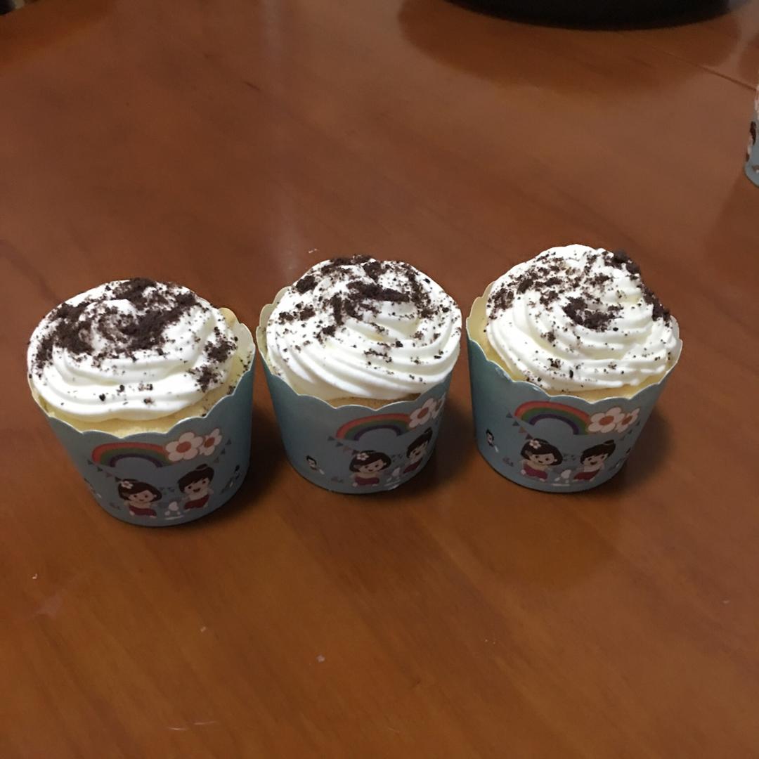 戚风小纸杯蛋糕
