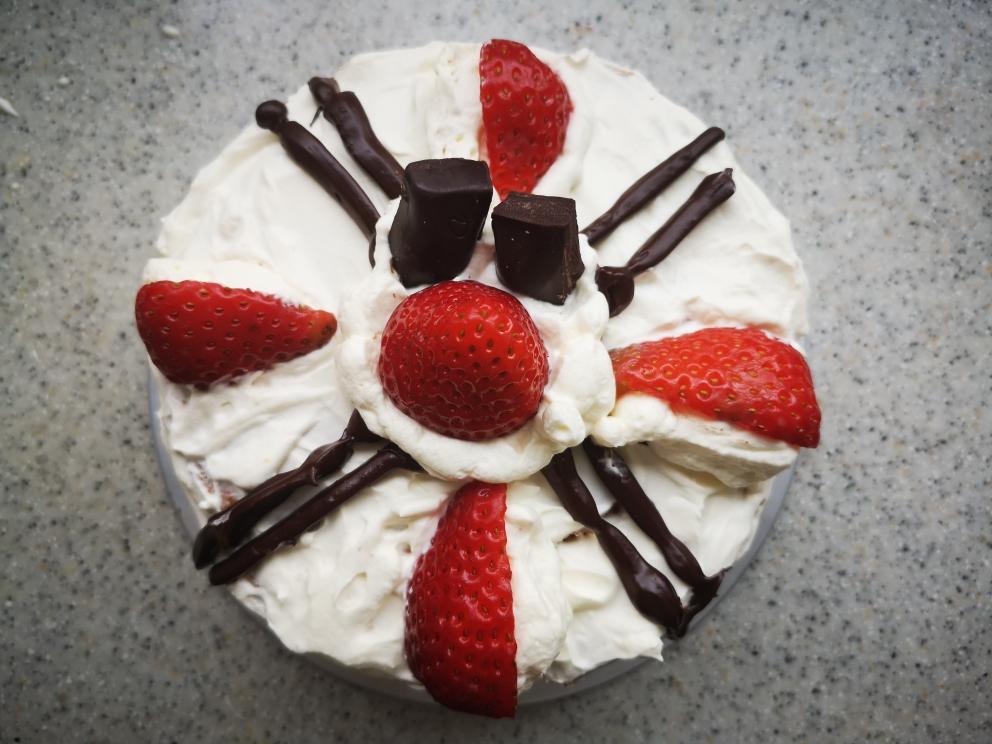 淡奶油草莓蛋糕