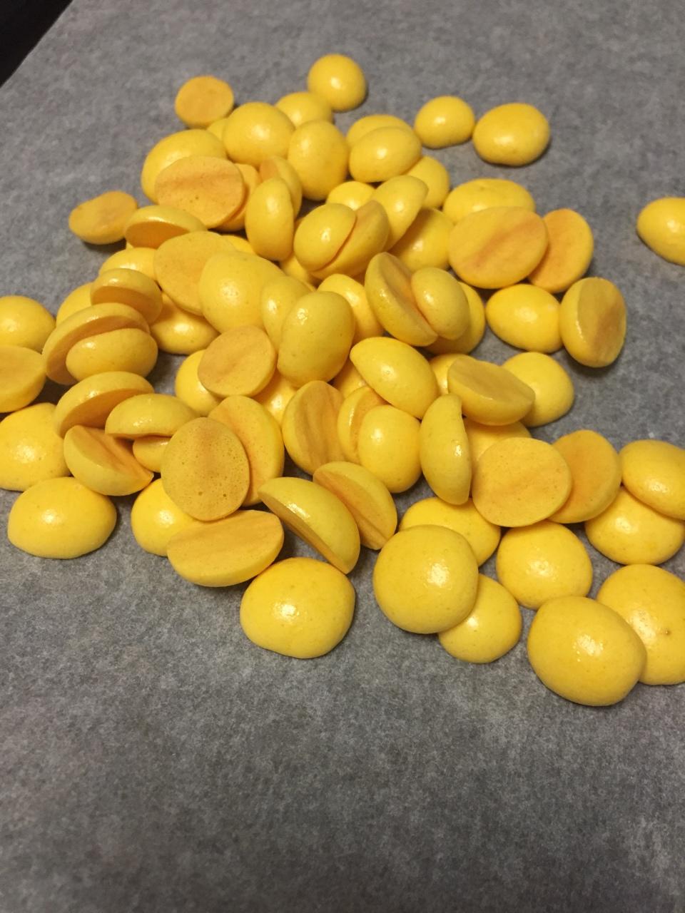 入口即化的无添加蛋黄溶豆