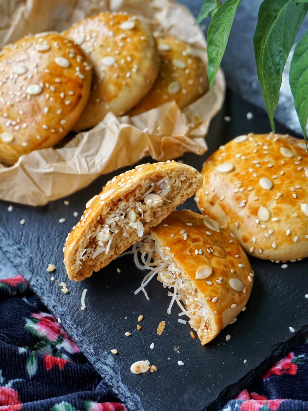 果仁拖罗饼（果仁椰丝月饼）