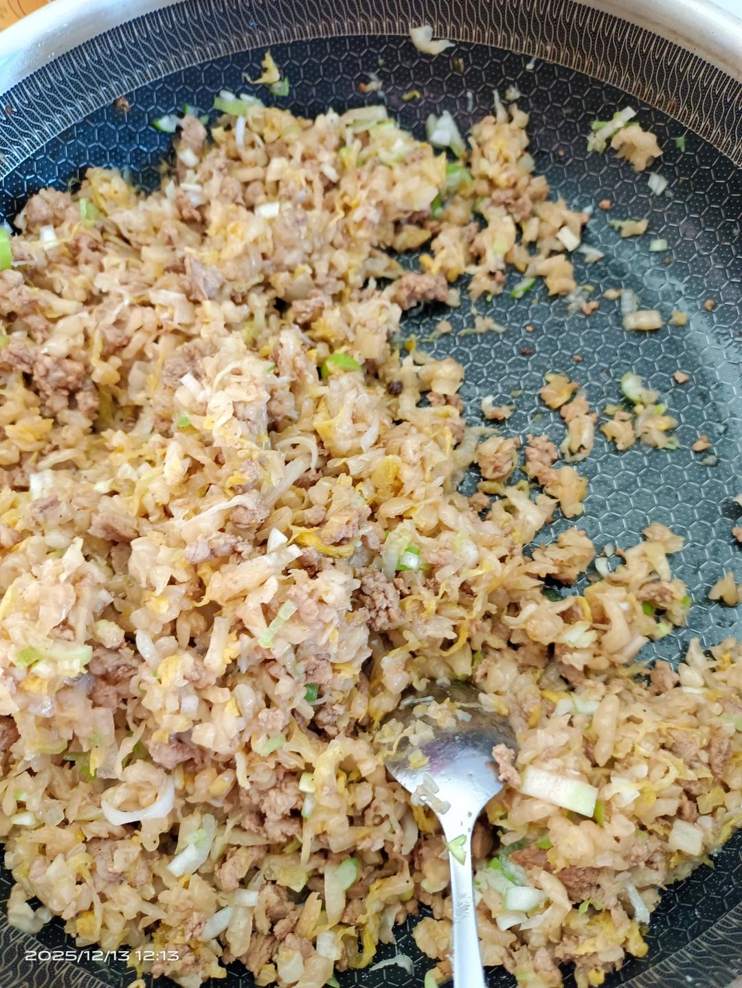 大东北 烫面酸菜油滋啦蒸饺