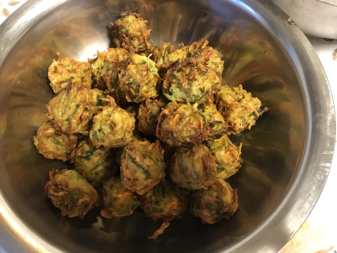 炸萝卜丝丸子