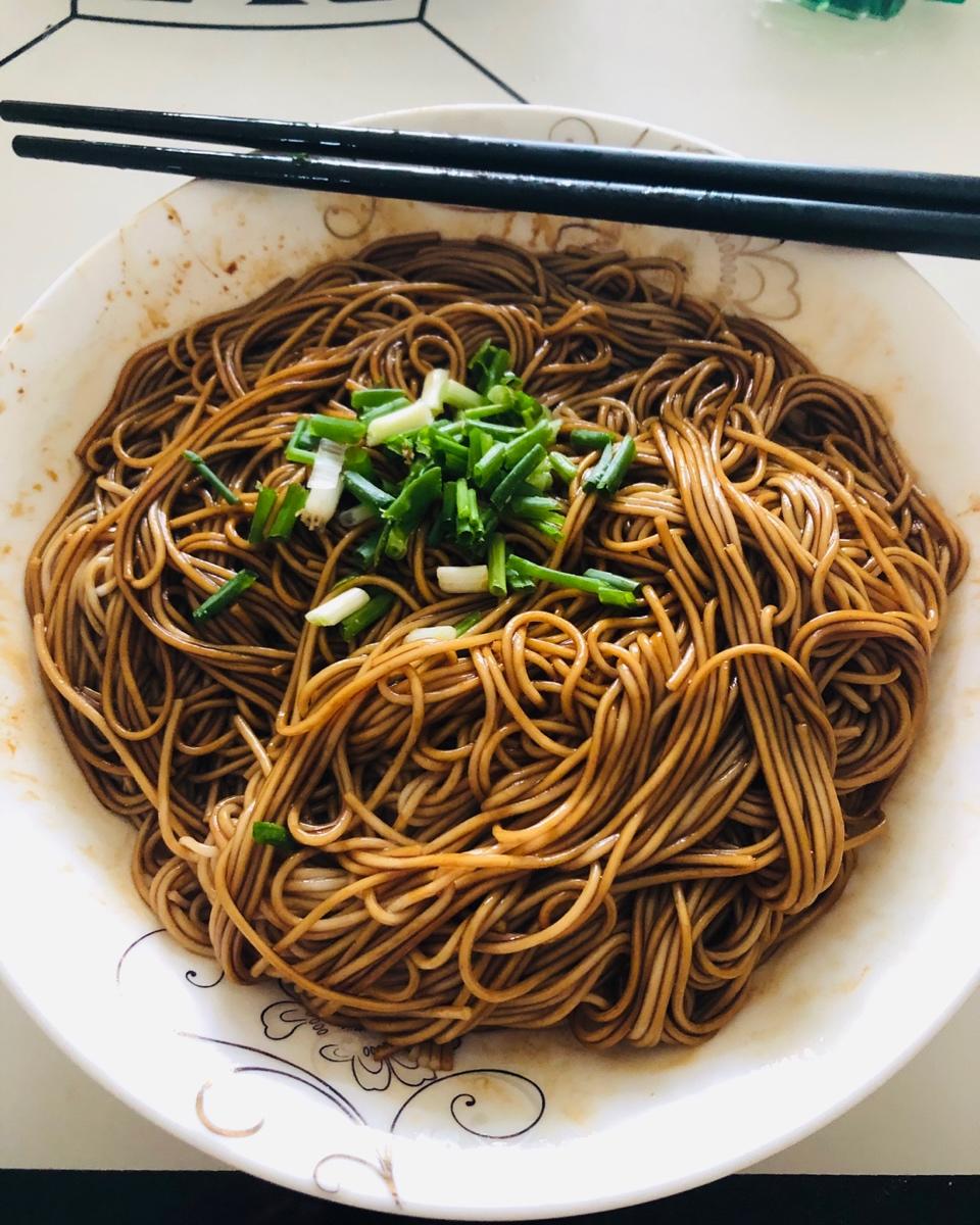 葱油拌面（快手简单，美味无敌）
