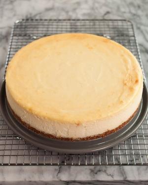 樱桃芝士蛋糕-重乳酪蛋糕的做法 步骤10