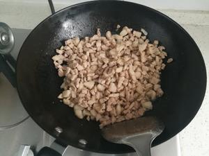 芹菜粉丝炒肉水饺的做法 步骤1