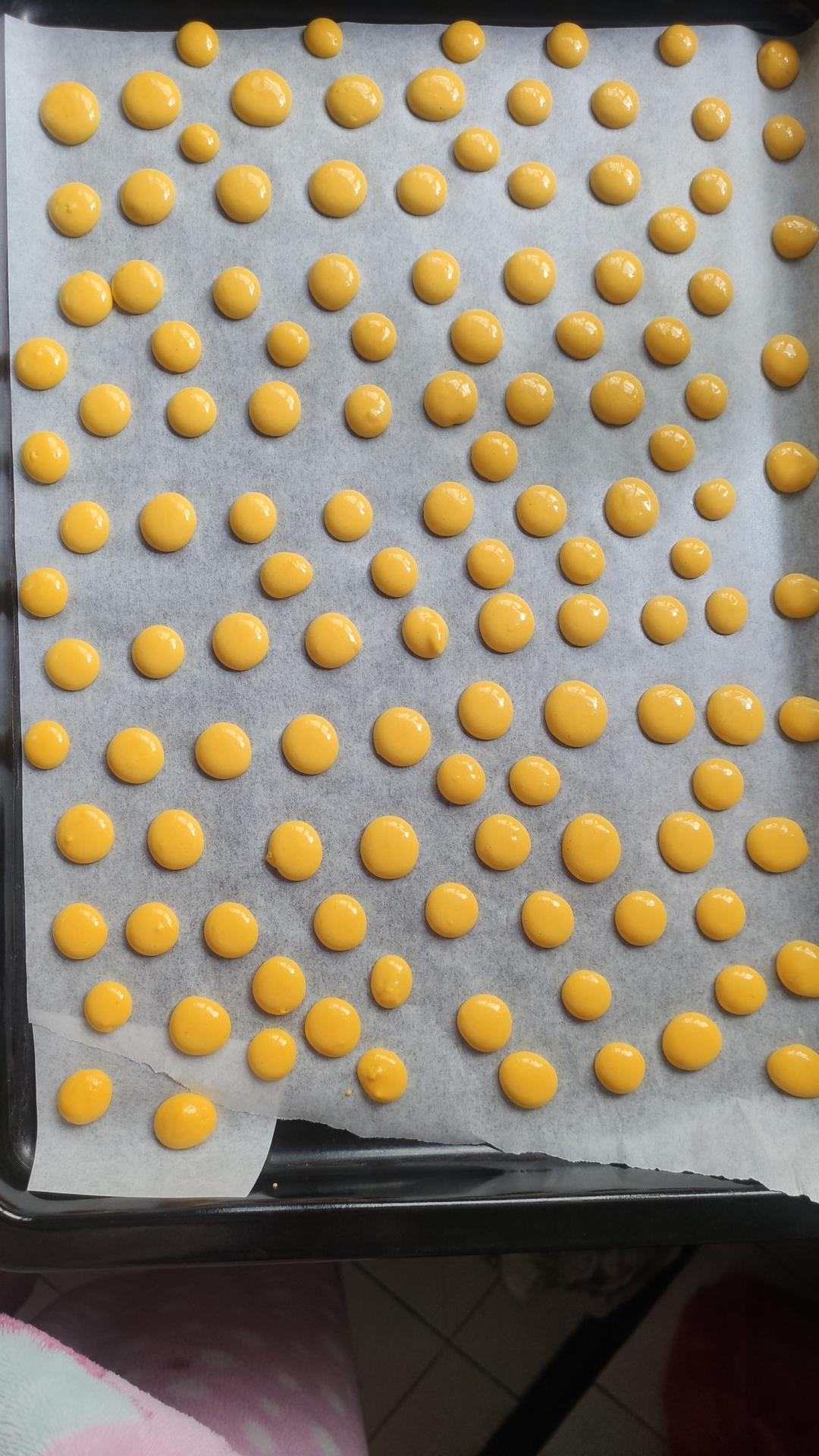 入口即化的无添加蛋黄溶豆