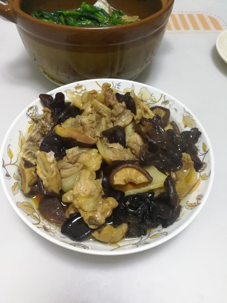 快手晚餐香菇木耳滑鸡的做法