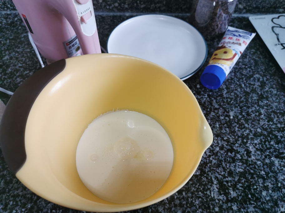 雀巢鹰唛巧克力炼奶浓情巧克力奶油蛋糕的做法 步骤21