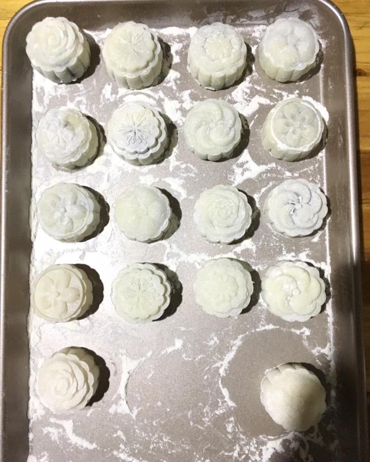 好吃到哭的冰皮月饼（细腻绿豆沙/榴莲）