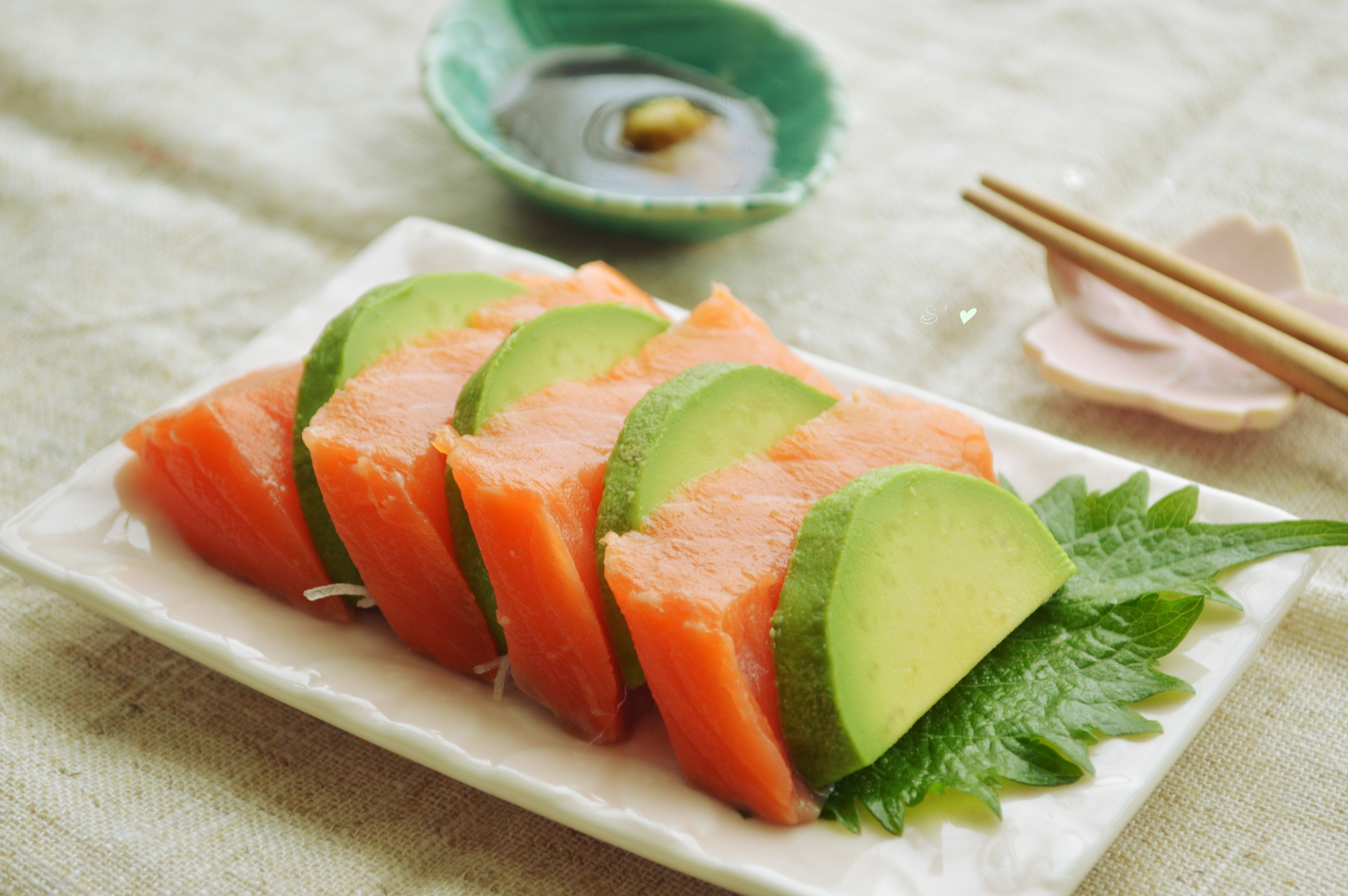 牛油果三文鱼刺身