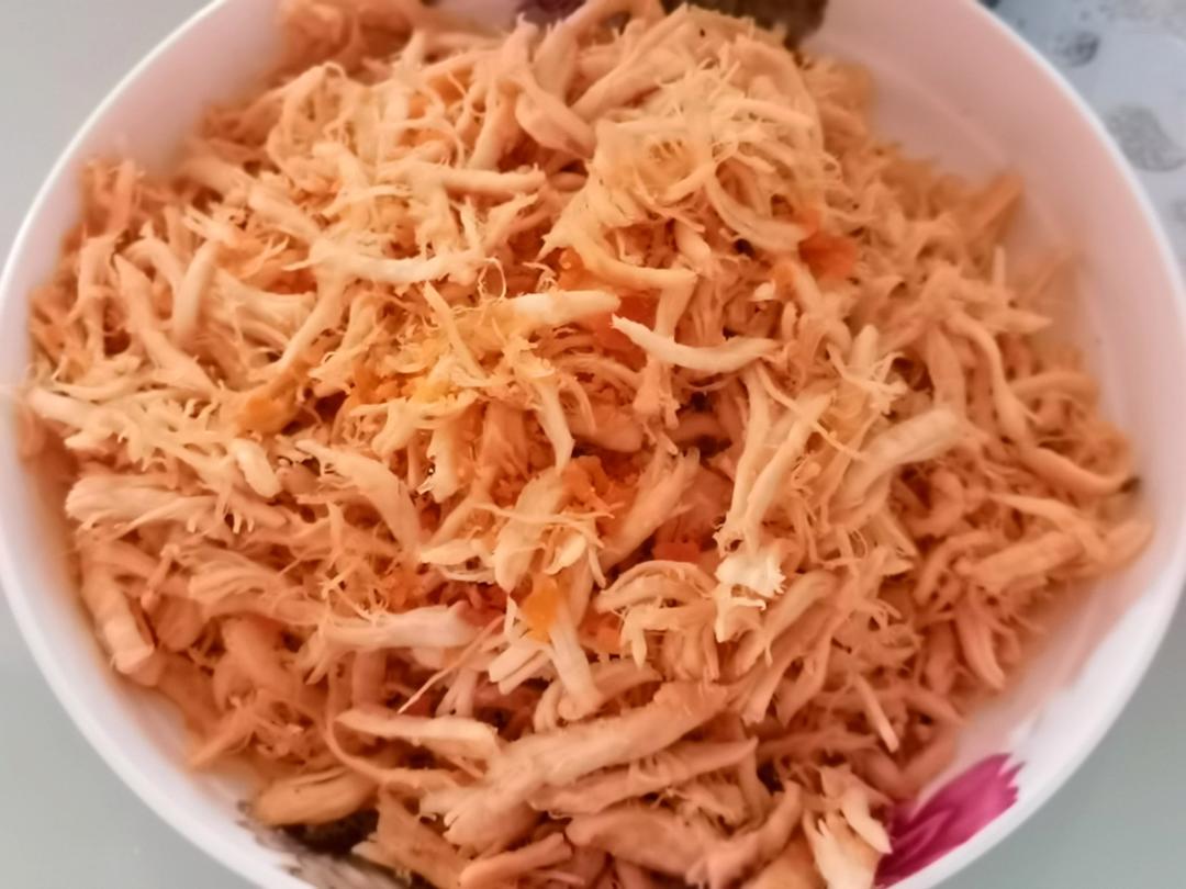椒盐咸蛋黄手撕鸡胸肉