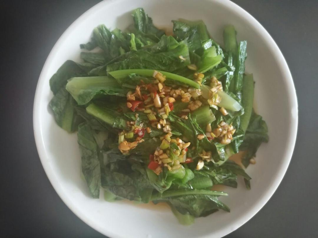 凉拌酸辣油麦菜