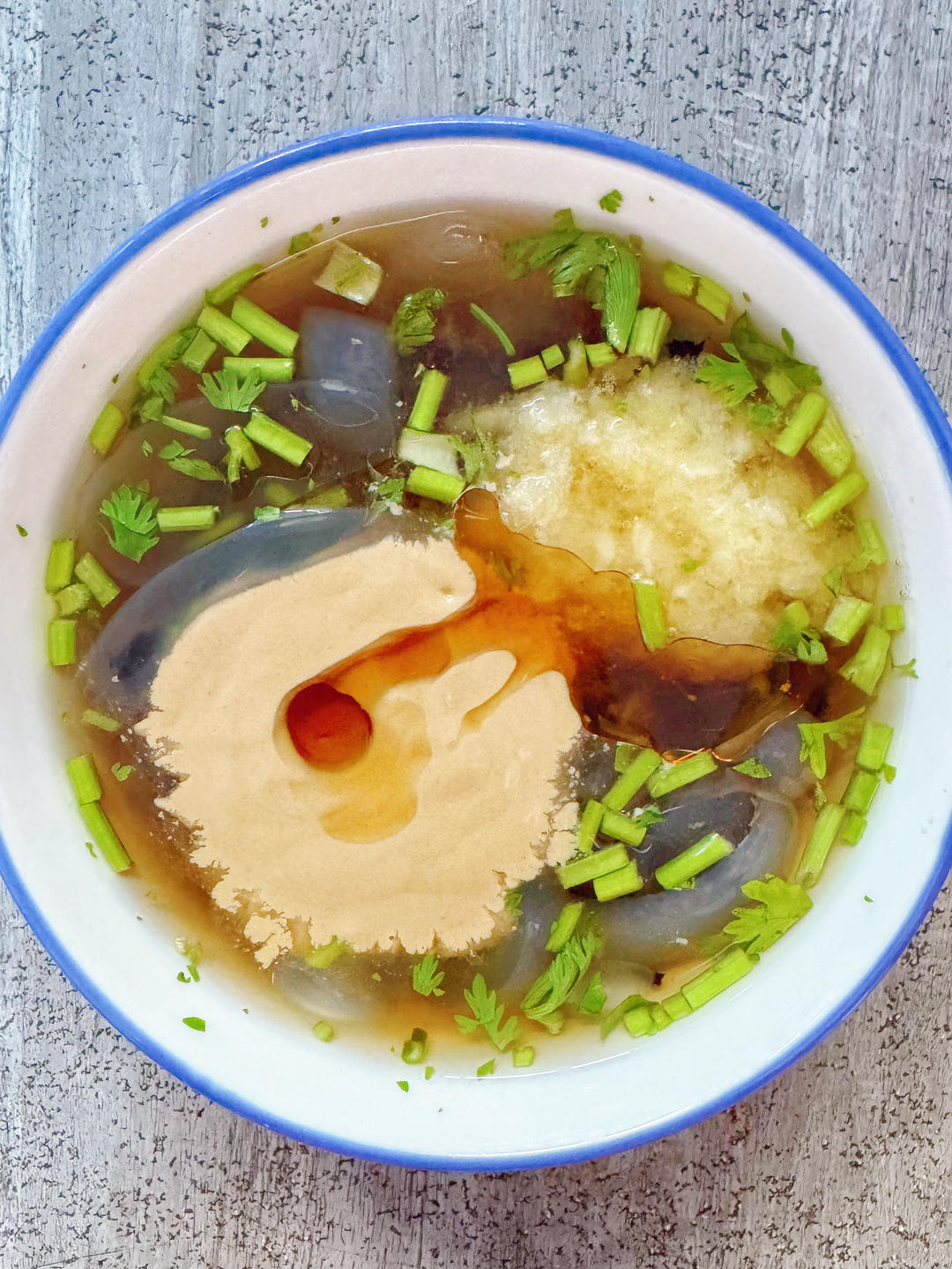 海边特色时令美食——海蜇汤