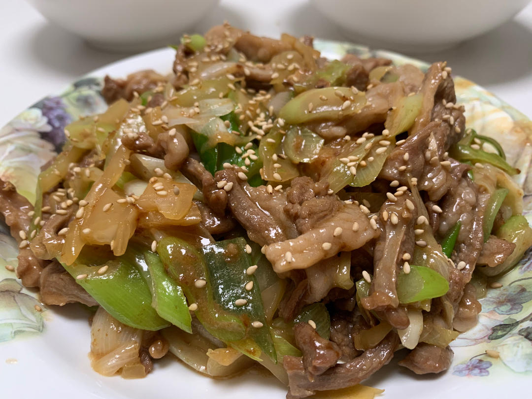 炒了20多年的葱爆羊肉