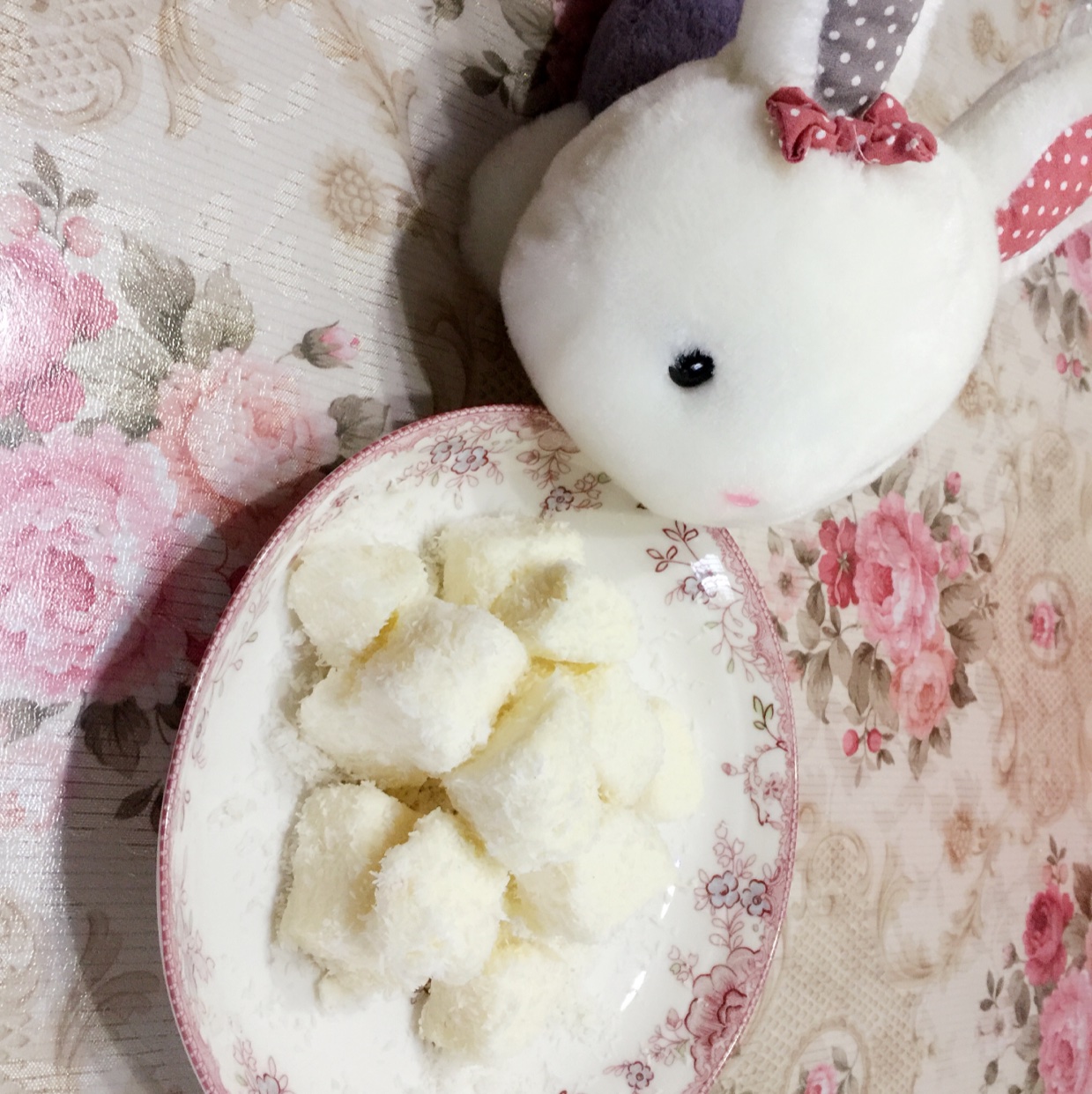 完胜85度C牛奶椰丝小方