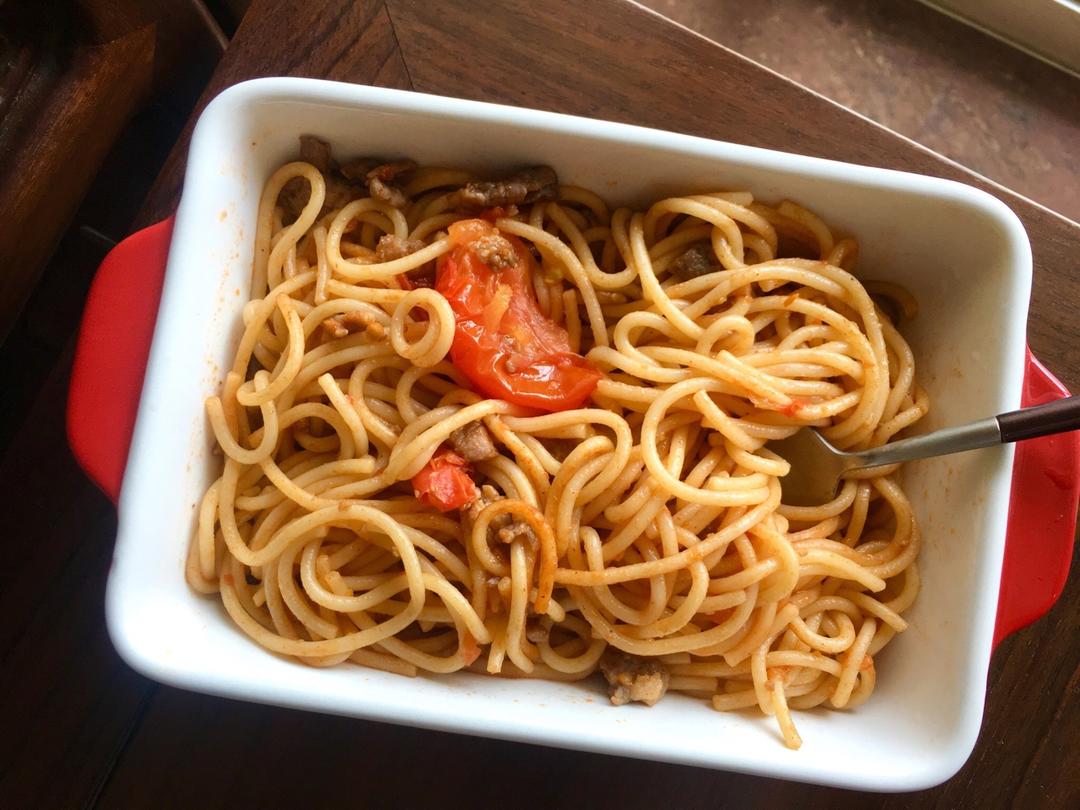 番茄肉酱意大利面