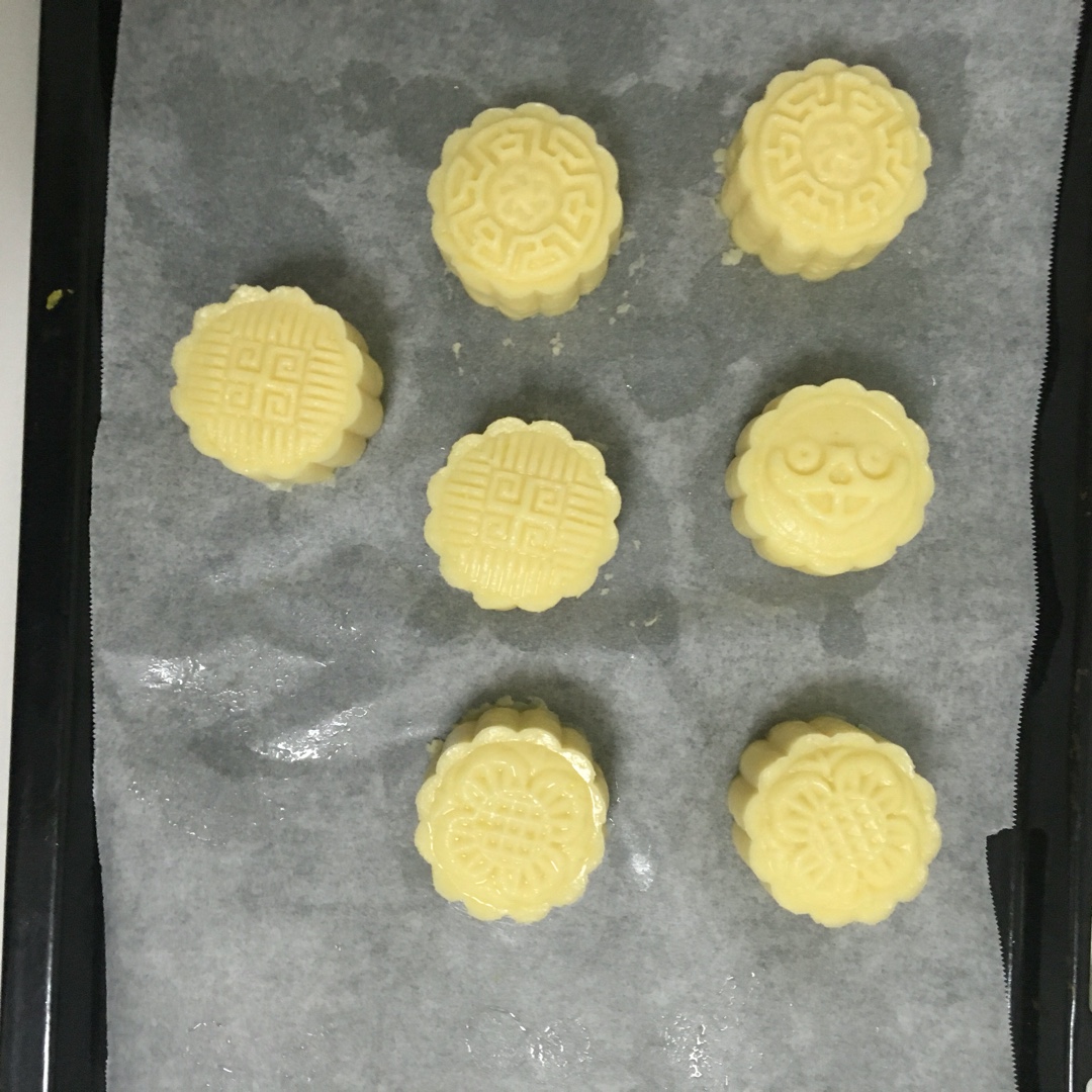 自制超人气半岛奶黄月饼
