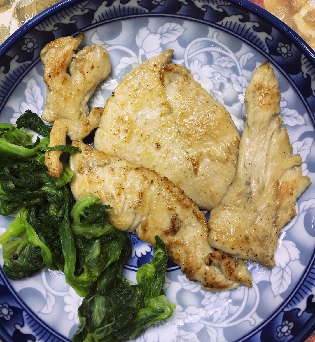 健身厨男版：香煎滑嫩鸡胸肉，全网最流行的鸡胸吃法！