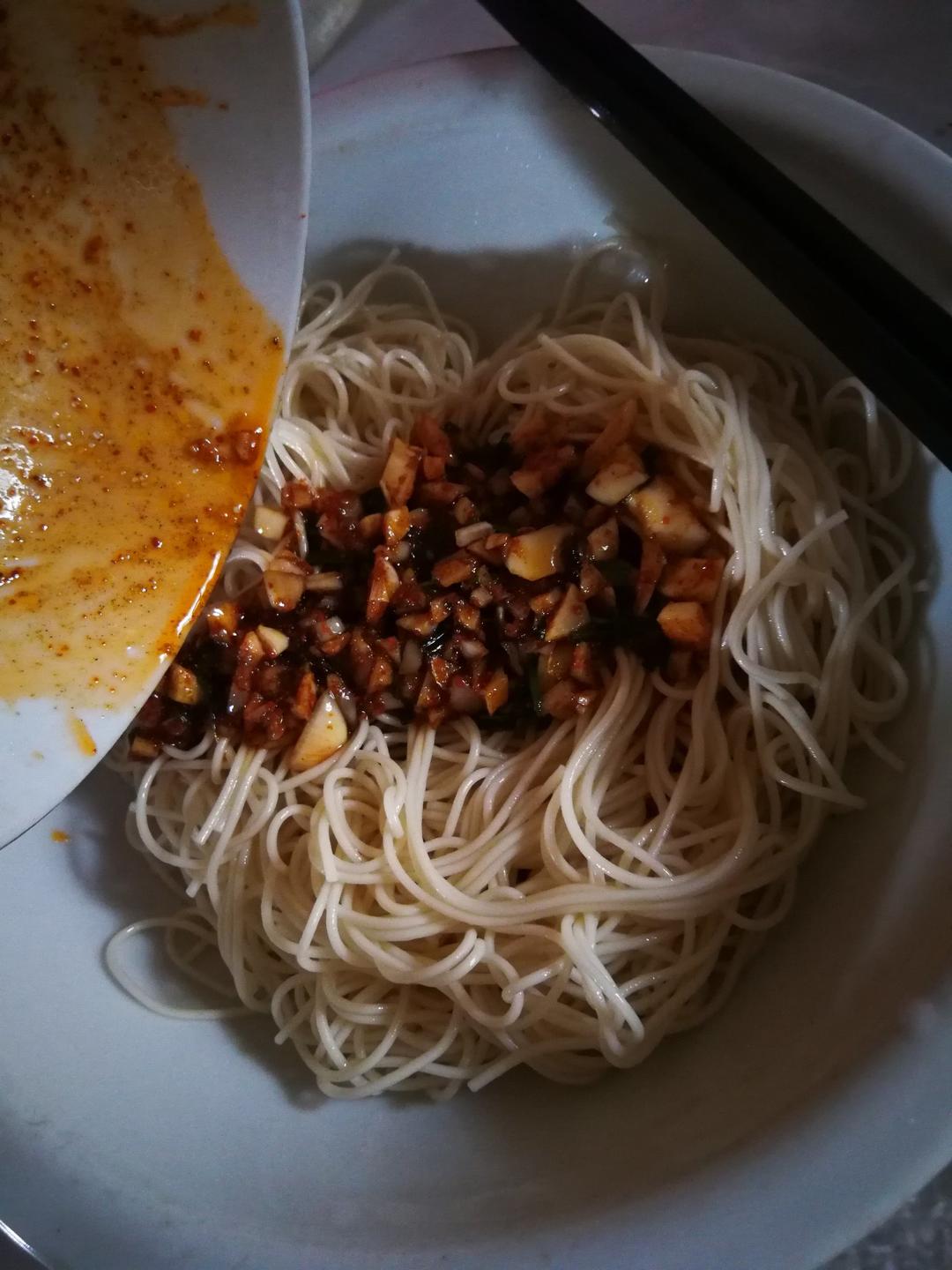 姥姥的爽口凉面！（干拌挂面）