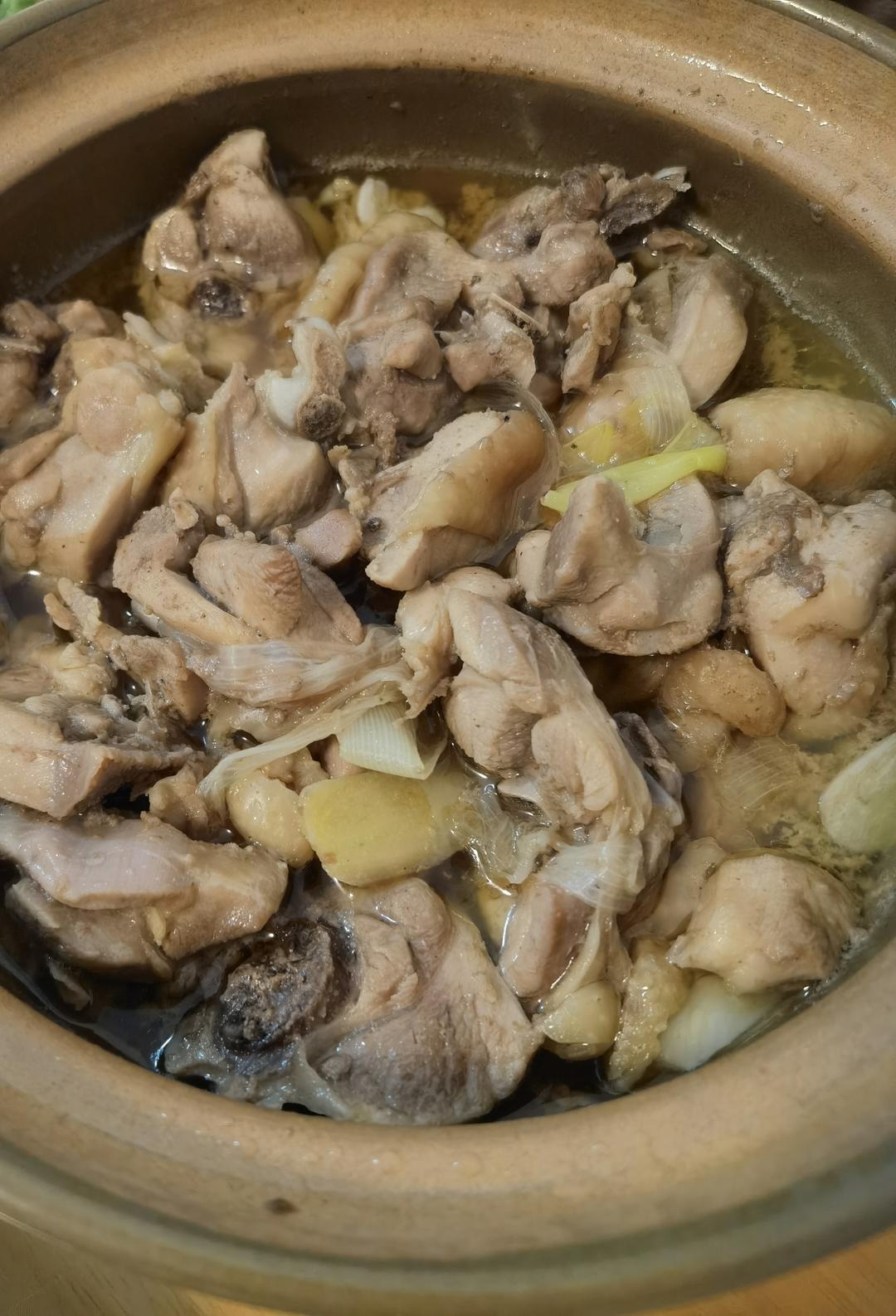 砂锅焖鸡