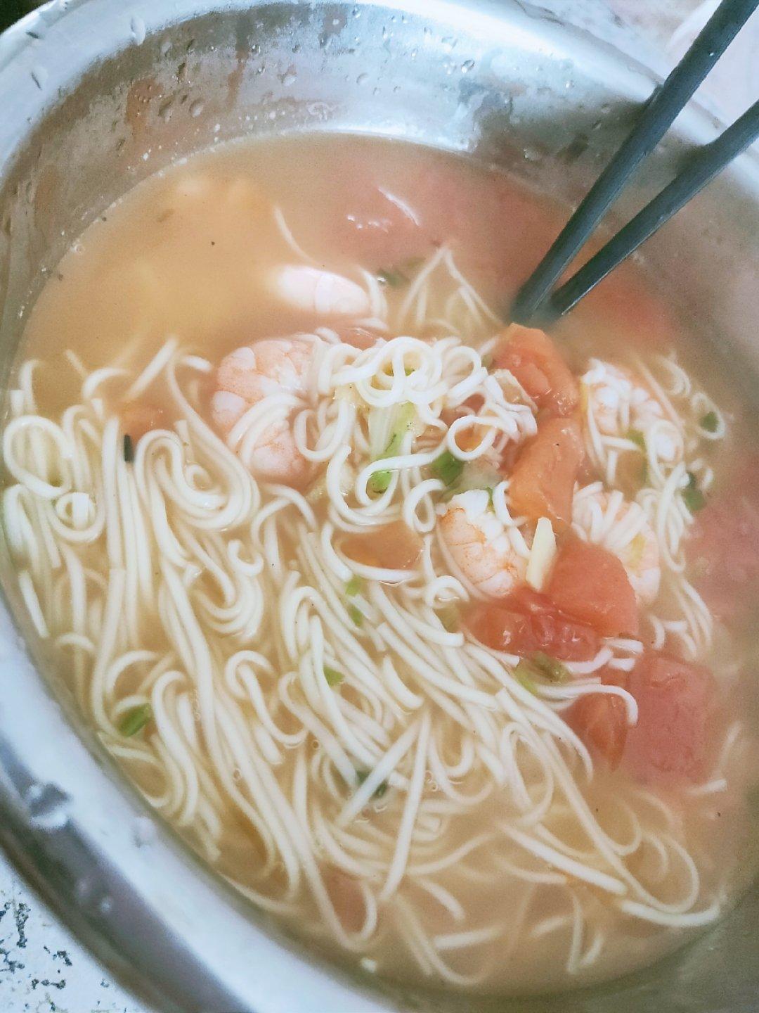 鲜虾番茄鸡蛋面