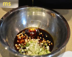 金牛座最爱吃的【屌丝麻椒拌面】的做法 步骤3