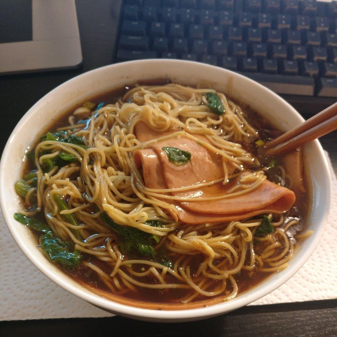 一碗热汤面