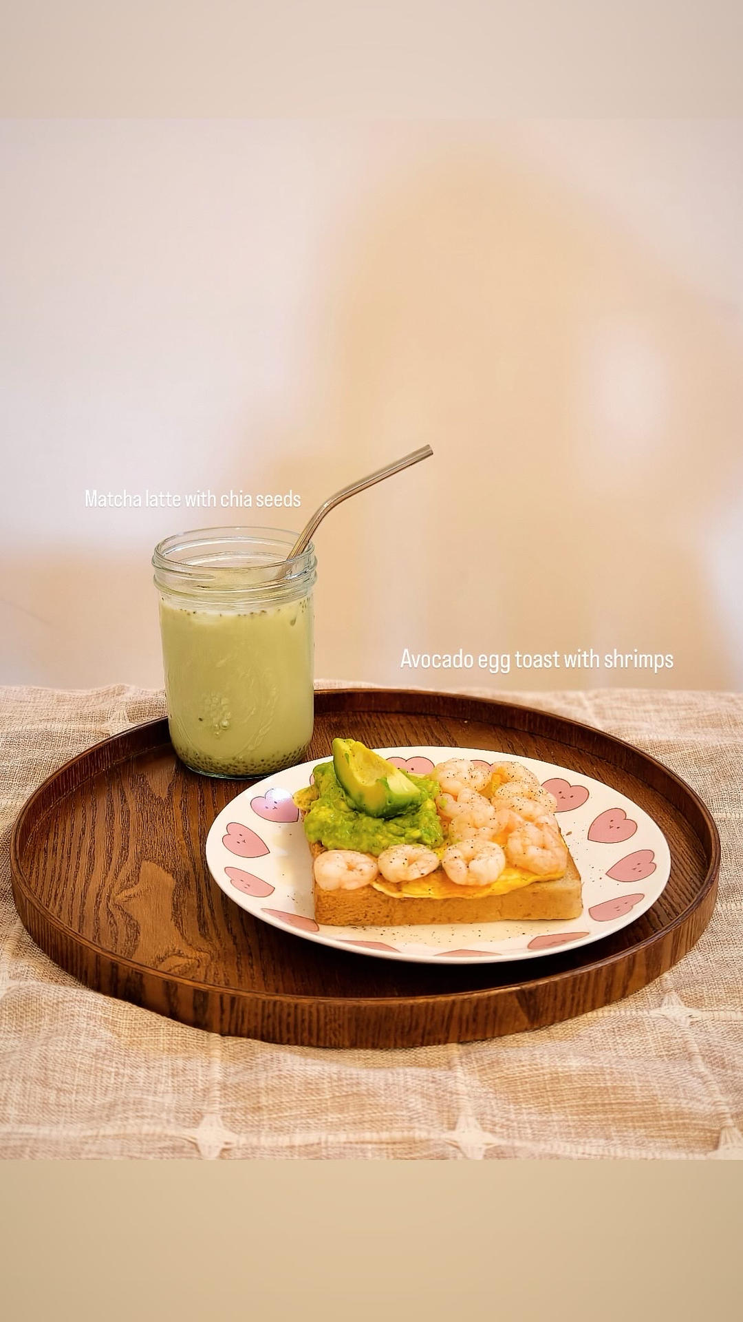 牛油果鸡蛋吐司