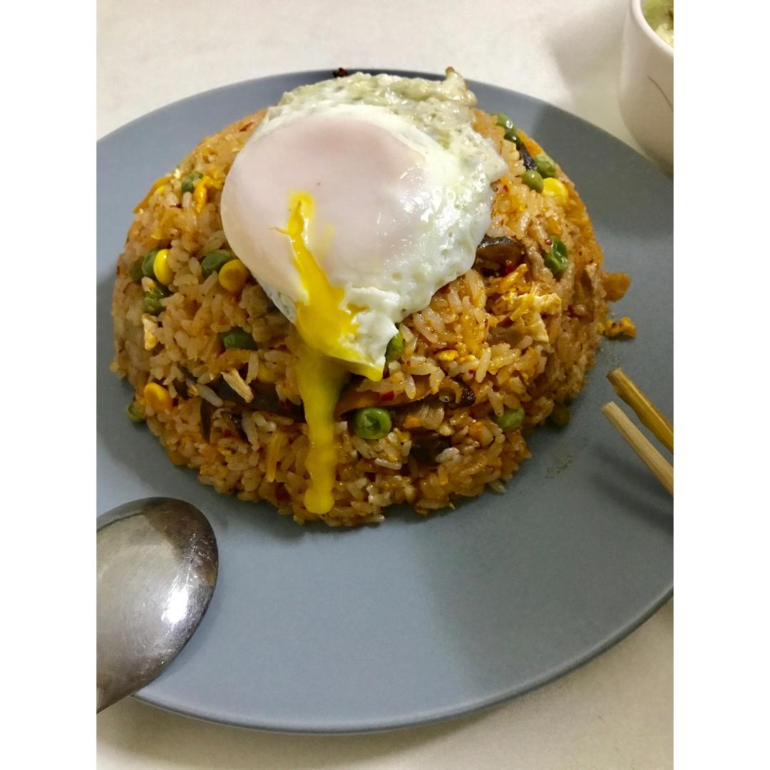 五花肉泡菜炒饭