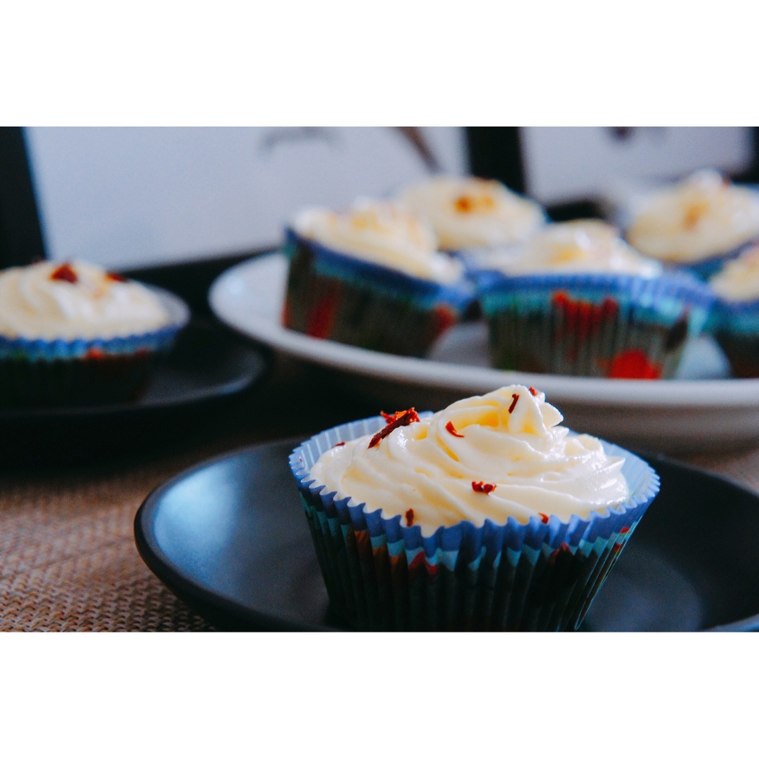 古典巧克力cupcake配马斯卡彭奶油霜