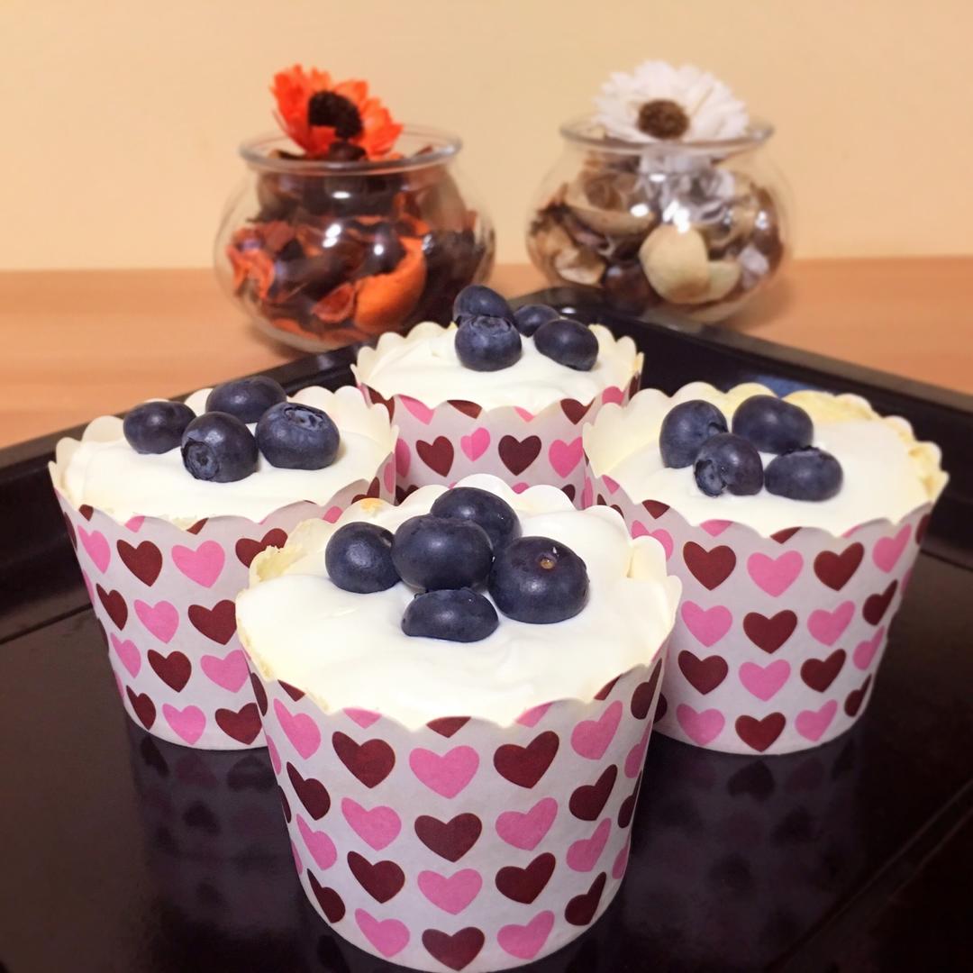小清新草莓奶油cupcake戚风蛋糕杯