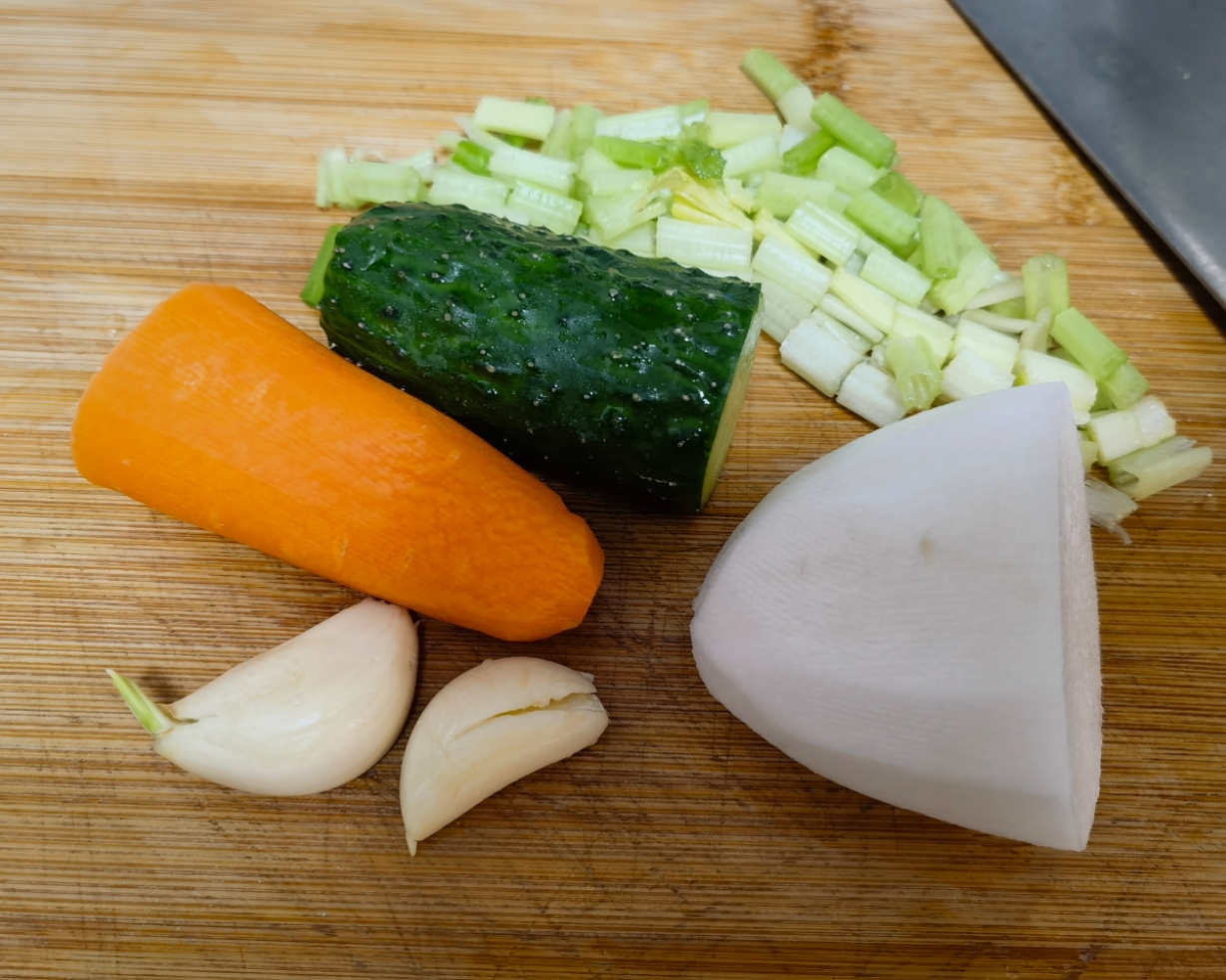 一夜渍—跳水泡菜的做法 步骤1
