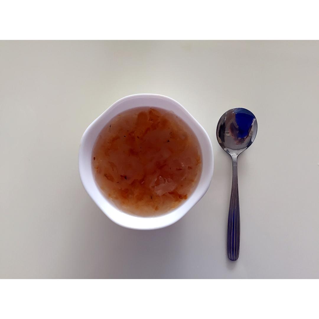 桃胶银耳红枣羹