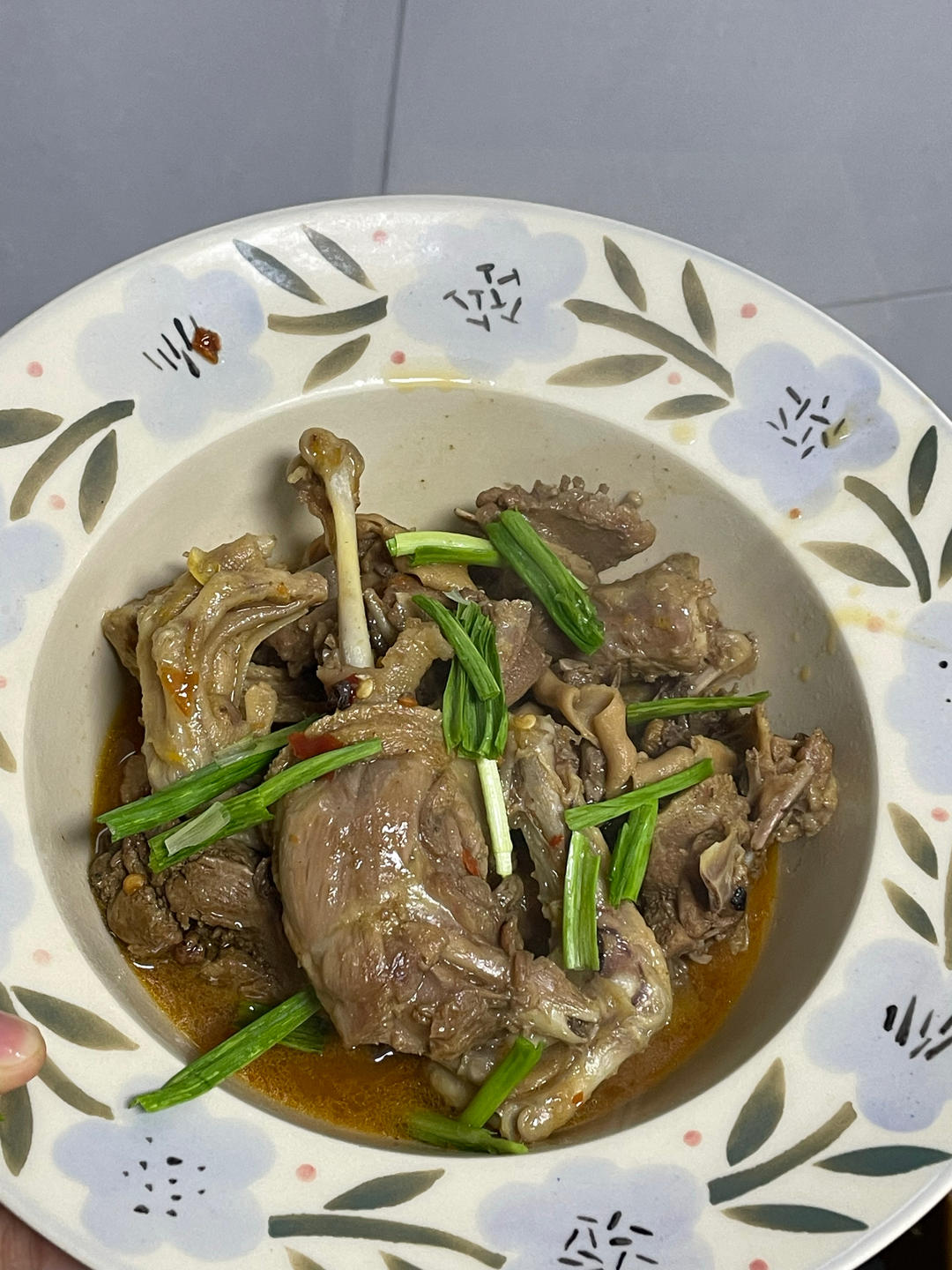 传统正宗的啤酒鸭配方和做法，鲜嫩香浓，只需炒千万不要焯水