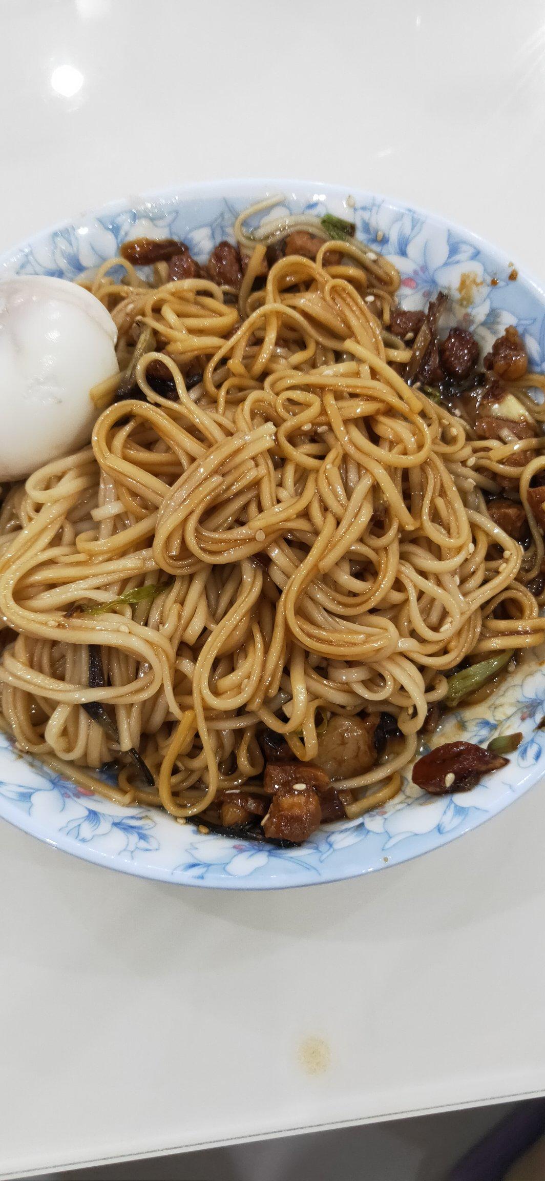 10分钟搞定的一碗葱油拌面