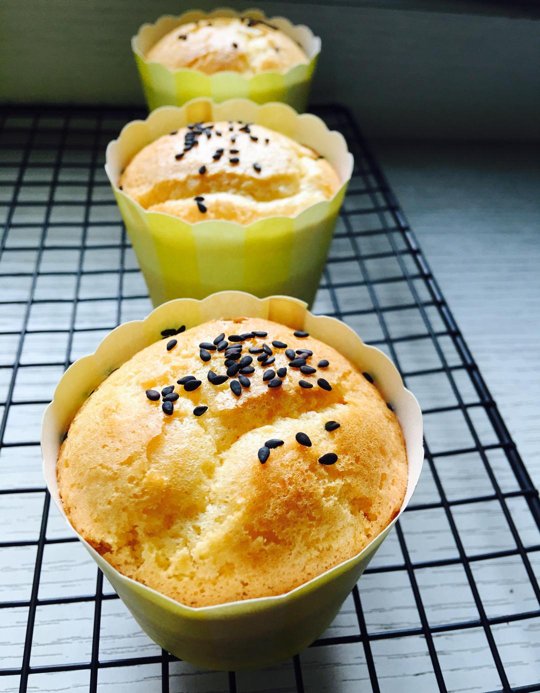 超级简单版蜂蜜纸杯蛋糕✌️