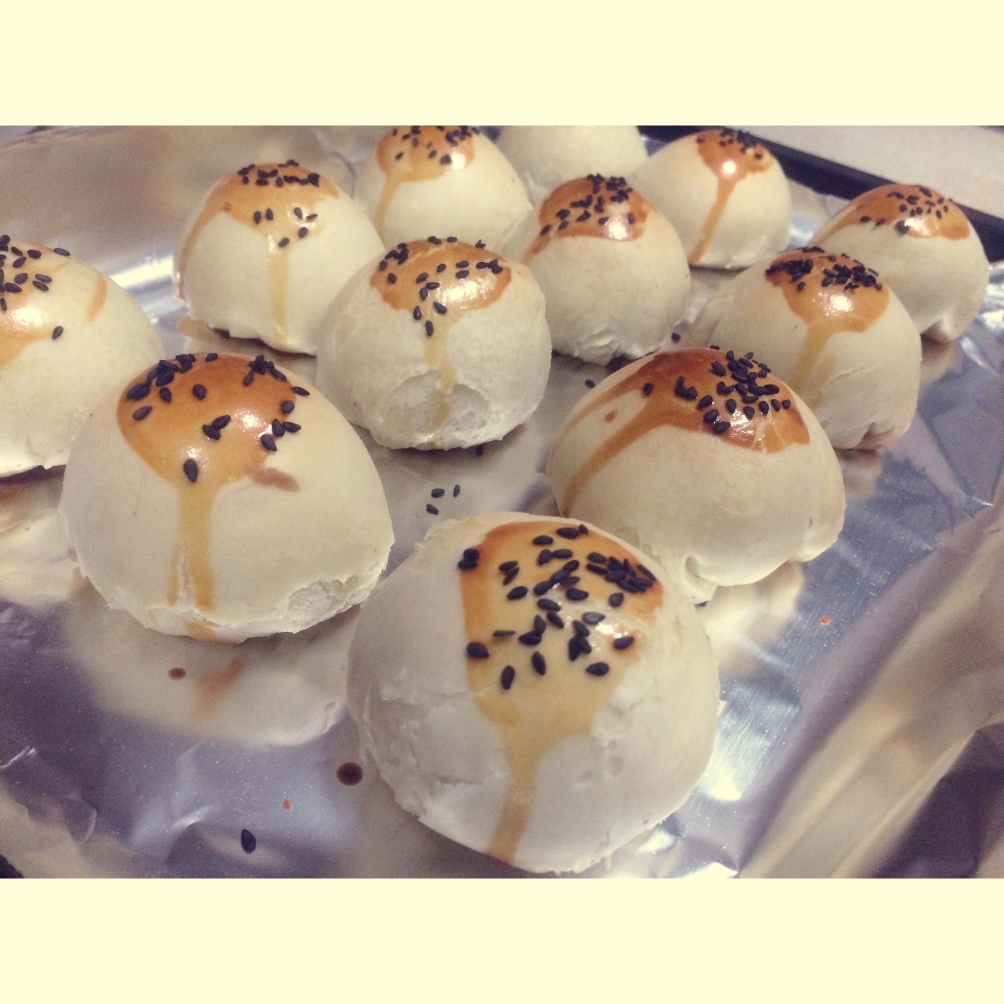 萌得掉渣渣的蛋黄酥