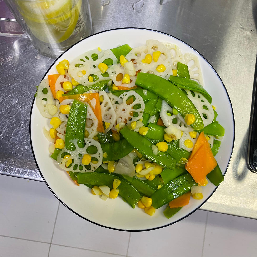素菜也可以这么美—荷塘小炒