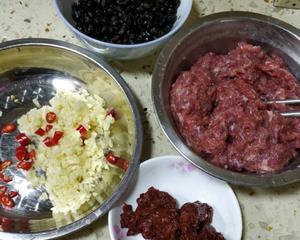 香辣豆豉牛肉酱-拌面下饭美味的做法 步骤1